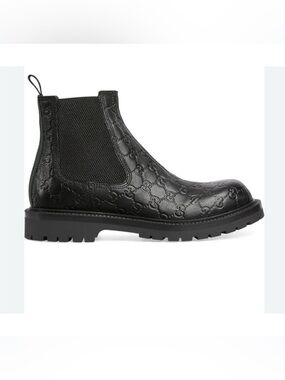 Gucci MIART GG
Leather logo sole Chelsea boots size 9.5 made in Italy